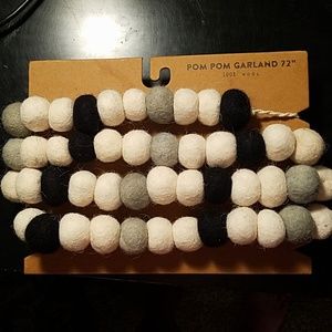 Pom Pom Garland
